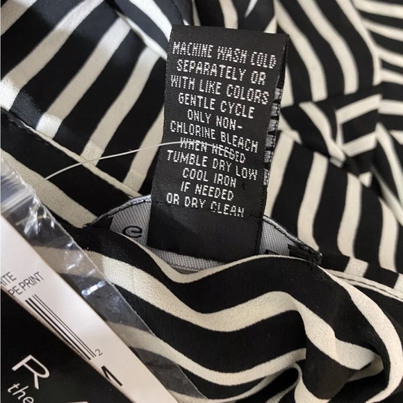 Grace Womens Blouse Size Medium Black White Vertical Stripe New Top NWT - Picture 5 of 6